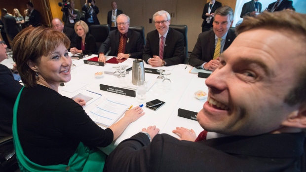 New Brunswick still considering a price on carbon, including a gas tax hike, says GallantChangements climatiques: Gallant pourrait hausser la taxe sur l’essence