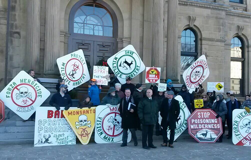 Glyphosate petition tabled at NB legislature with nearly 30,000 signatures. Global News – December 6, 2016
