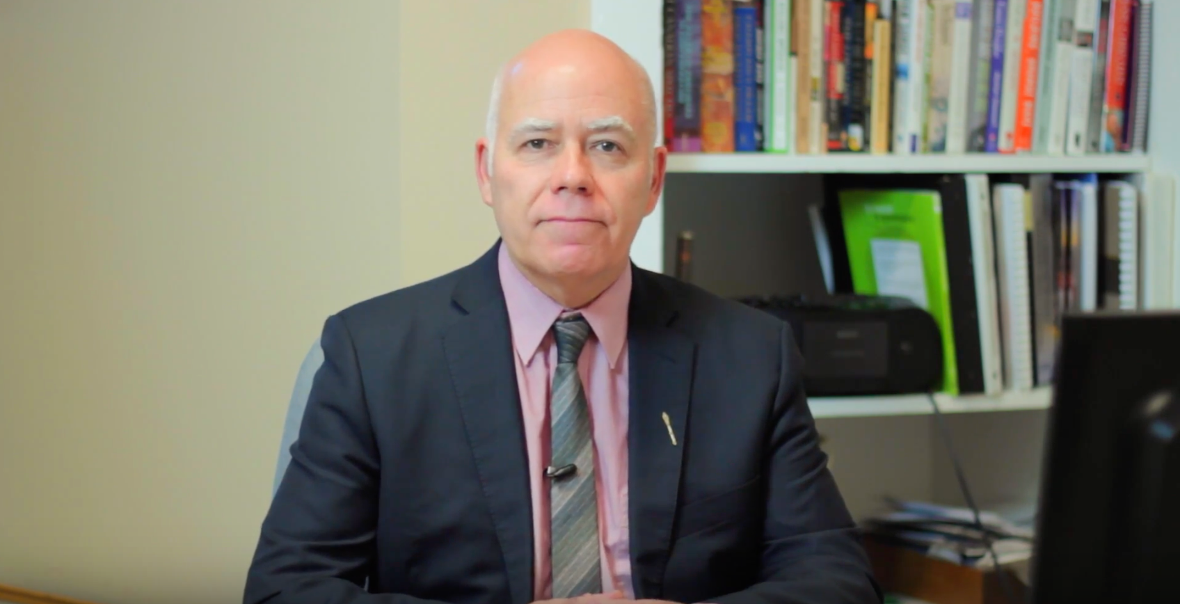 Green Party leader tables a motion to launch alcohol harm reduction campaignLe chef du Parti vert dépose une motion afin de lancer une campagne de réduction des méfaits de l&rsquo;alcool