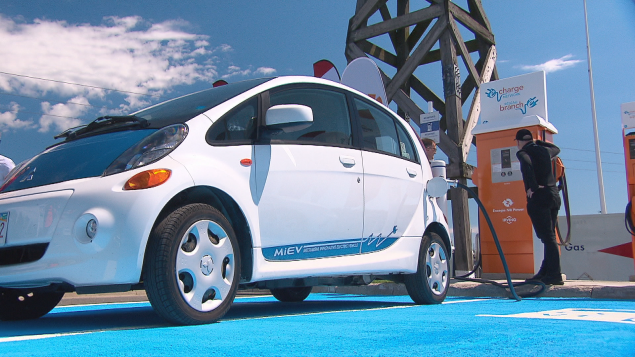 N.B. hopes new charging stations will encourage electric vehicle purchases – CTV News – 6 July 2017Voitures électriques : le N.-B. en route vers un corridor de bornes de recharge rapide – CBC Radio-Canada – 6 juillet 2017