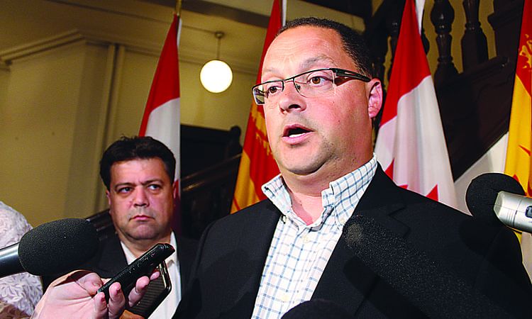 UPDATED: Sitting Liberal MLA criticized for taking second job – Telegram Journal – October 23, 2017 Le député Donald Arseneault se déniche un deuxième emploi – Acadie Nouvelle – Octobre 24 2017