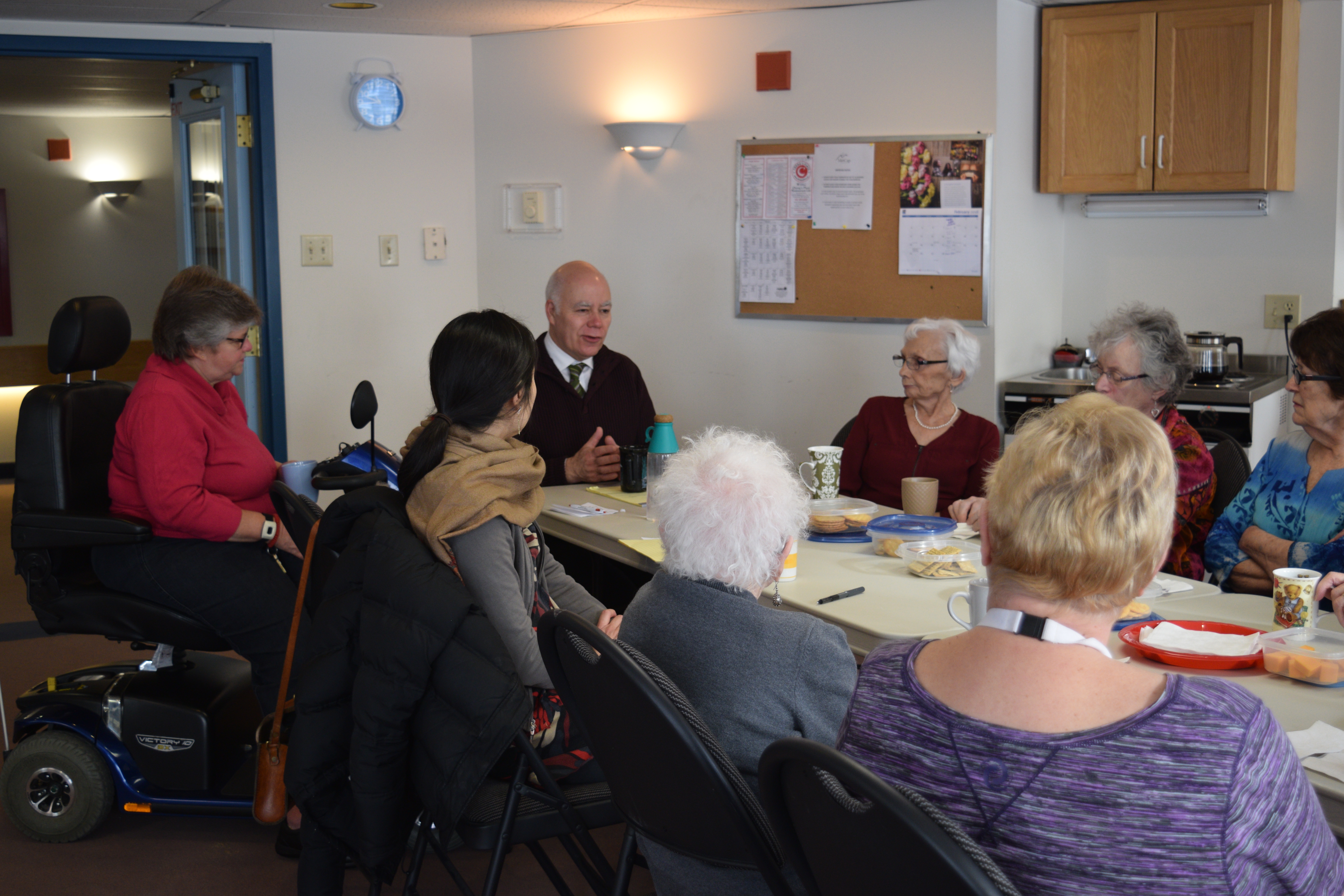 Age Friendly CommunitiesLes communautés amies des aînés